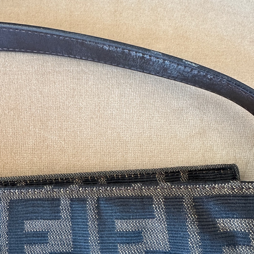 Fendi Zucca Baguette - Picture 4 of 9